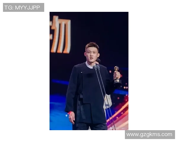周鹏：从篮球场上的传奇到生活中的坚韧榜样，见证奋斗与荣耀的旅程