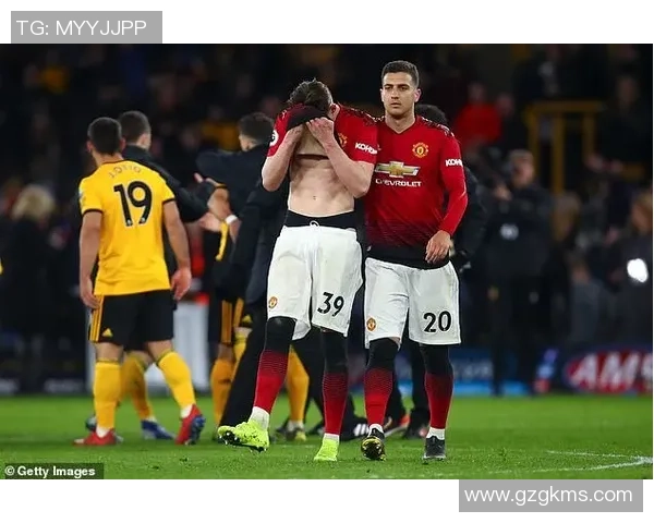 狼队与曼联精彩对决全场录像回放分析与精彩瞬间回顾